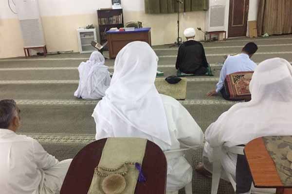 تجدید پیمان بحرینیها با آیت الله شیخ عیسی قاسم تجدید پیمان بحرینیها با آیت الله شیخ عیسی قاسم