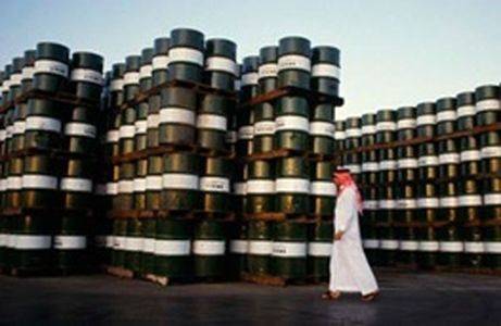 عربستان نفت بیشتری در بازار آسیا میفروشد