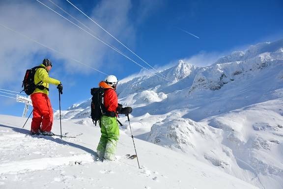 سفر با کوله پشتی به آلپ دوئز Alpes d’Huez