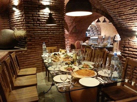رستوران شاکمن achuchmann wine bar & restaurant