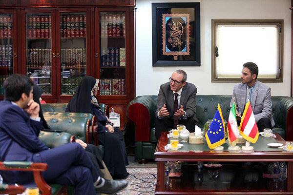 سفرای اتریش و سوئیس در تهران به کتابخانه ملی رفتند