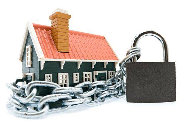 توقیف و بازداشت مال منقول و غیر منقول