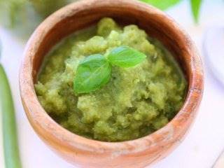 پوره لوبیا سبز و ریحان غذایی مقوی برای کودک دلبندتان پوره لوبیا سبز و ریحان غذایی مقوی برای کودک دلبندتان