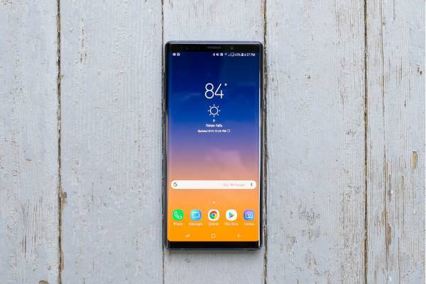 پنل نمایشگر موبایل تاشو سامسونگ احتمالاً Infinity-V Display نام بگیرد