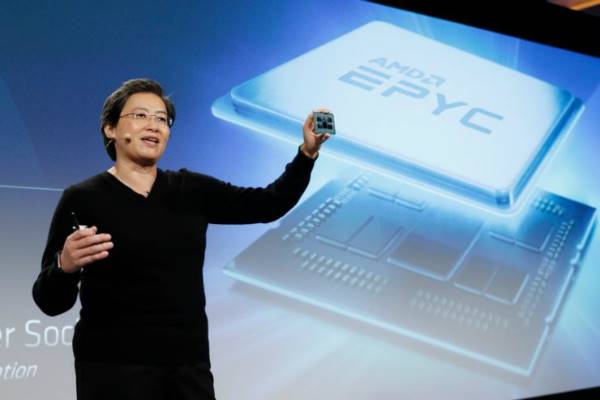 نبرد هسته‌ها: AMD از پردازنده 7 نانومتری اپیک روم با 64 هسته رونمایی کرد