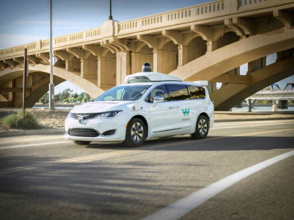 گامی بزرگ به سمت تاکسی های بدون راننده؛ ویمو سرویس Waymo One را راه اندازی کرد