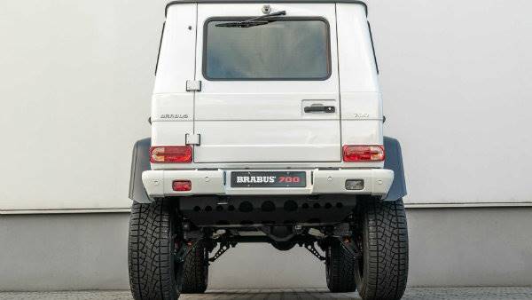 brabus-700-4x4-rear