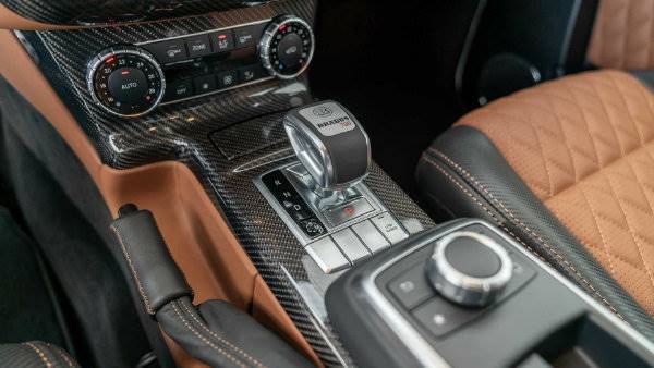 brabus-700-4x4-interior