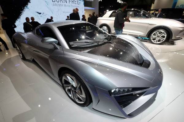 f86608d6-arcfox-gt-unveiled-geneva-8