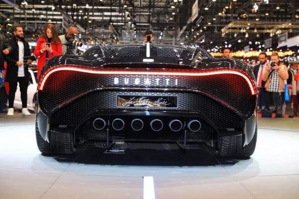 9570a95b-2019-bugatti-la-voiture-noire-geneva-31-768x512