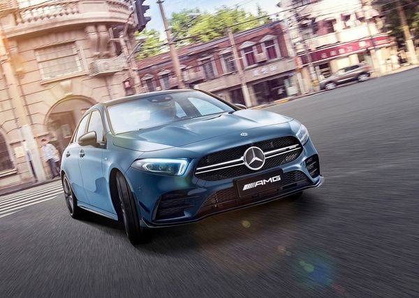 2019-mercedes-amg a35l (2)