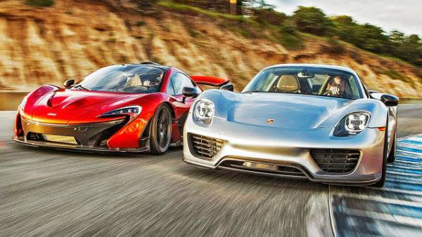 2015 McLaren P1 vs. 2015 Porsche 918 Spyder
