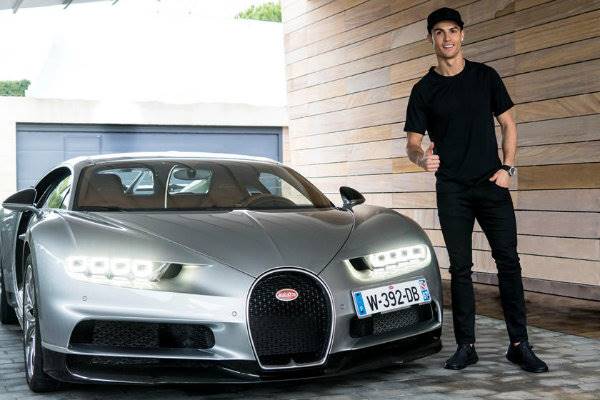 Cr7 and bugatti chiron