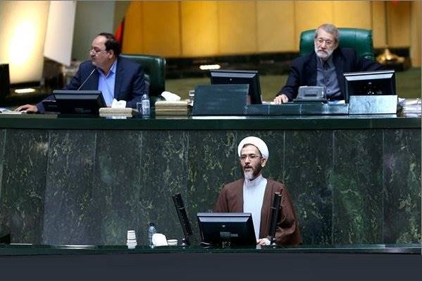 تذکر مازنی به وزیر ورزش و جوانان در ارتباط با ورود بانوان به ورزشگاه‌ها
