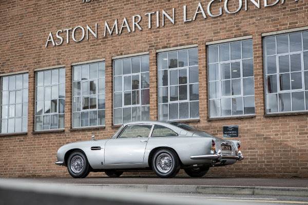 c31c6207-1965-aston-martin-db5-bond-car-35