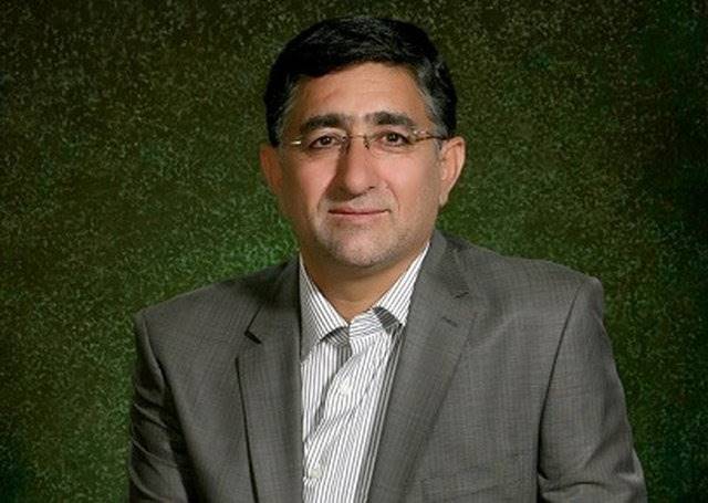 گلایه یک نماینده مجلس از لاریجانی به خاطر بی‌خبری از افزایش قیمت بنزین