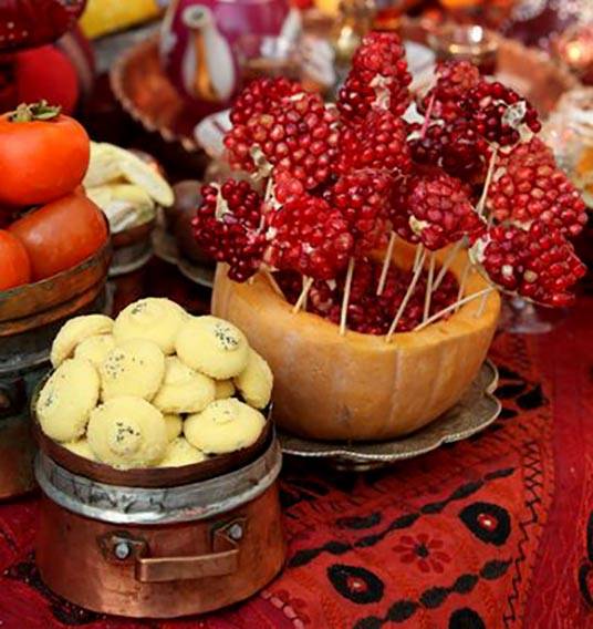 عکس میوه آرایی شب یلدا مدل گل اناری  