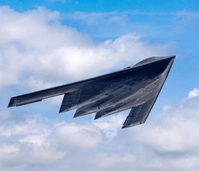 نیروی هوایی ایالات متحده و کمپانی Northrop Grumman اولین تصویر از بمب افکن پنهانکار B-21 Raider در 4 سال اخیر را منتشر کرده اند.