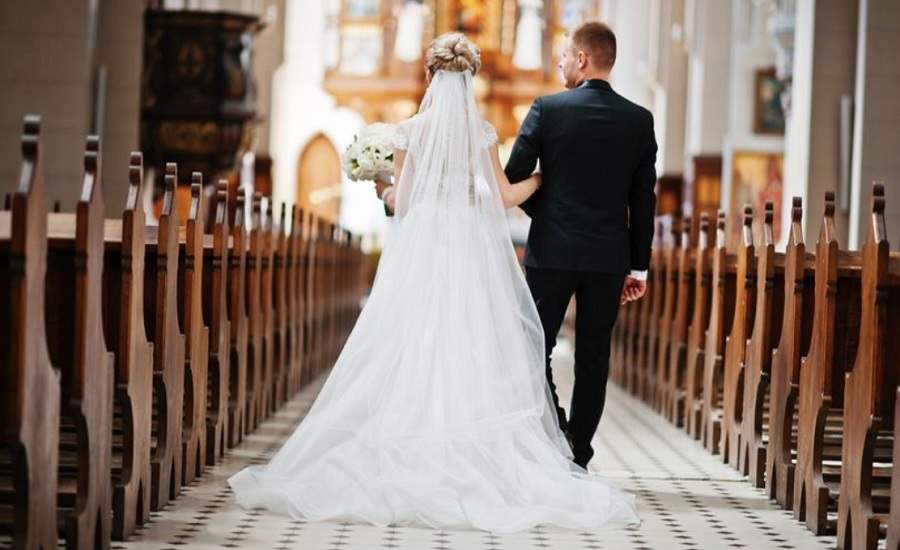 اولویت بندی مهمان ها، ایده عجیب یک عروس و داماد برای برگزاری مراسم عروسی در روزهای کرونایی