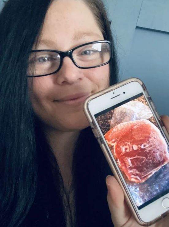 کشف چهره خندان دونالد ترامپ روی استیک تن ماهی