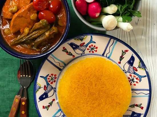 طرز تهیه خورشت بامیه با مرغ سریع و آسان