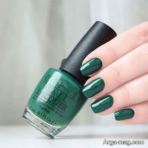 طراحی ناخن شیک با لاک سبز 