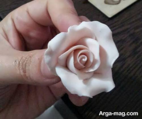 آموزش ساخت گل رز با خمیر چینی