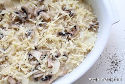 اضافه کردن پنیر به مواد