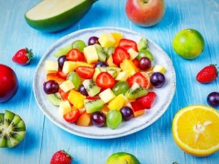 رژیم غذایی مناسب فصل بهار؛ 10 خوراکی بعلاوه روش مصرف