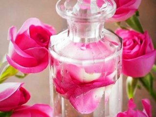 9 فایده شگفت‌انگیز گلاب برای سلامتی