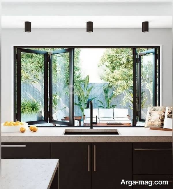 دیزاین و چیدمان خاص برای آشپزخانه های پنجره دار