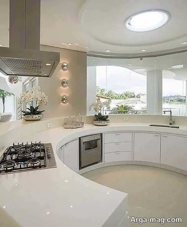 دکوراسیون آشپزخانه دارای پنجره با طراحی های مدرن