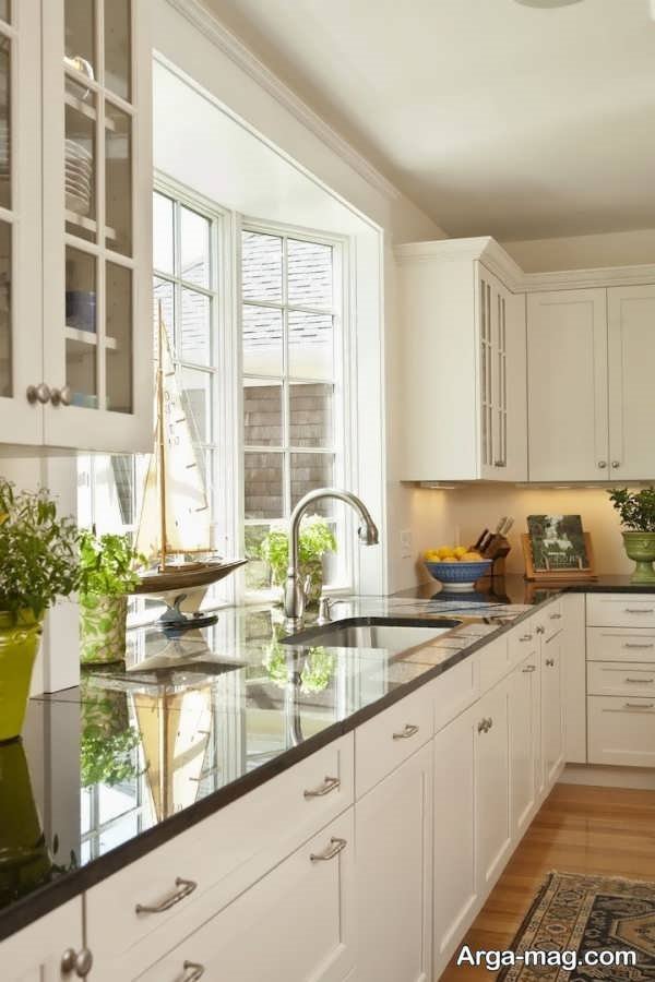 دکوراسیون آشپزخانه با پنجره زیبا و جذاب