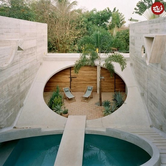  خانه‌ای مدرن در مکزیک که شبیه یک غار بتنی است