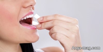 درمان خشکی دهان با جویدن آدامس
