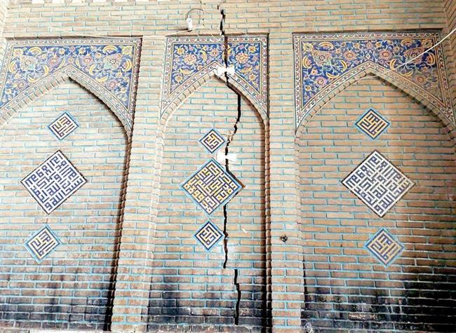  آژیر قرمز در اصفهان/ فرونشست به آثار باستانی هم رسید+ عکس