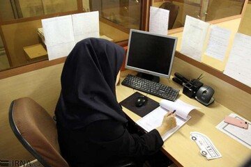 دستوری تازه در مورد استفاده از منشی‌های زن: در ادارات دولتی ممنوع شد!