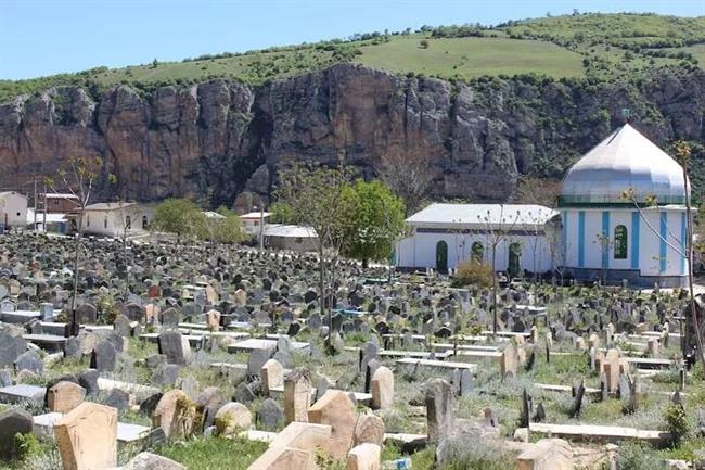 سفرنامه؛ اولین قبرستان مسلمانان در ایران؛ اینجا جسد مردگان پوسیده نمی‌شود؟/ عکس