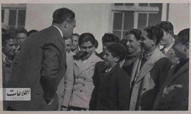 تهران قدیم ؛ عکس دبیرستان دخترانه در تهران 90 سال پیش