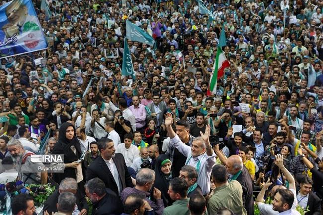 گردهمایی انتخاباتی هواداران «مسعود پزشکیان»