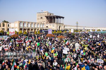 نوستالژی برف و سرما و روزهای انقلاب/ 22 بهمنی که هر سال بهار می‌شود