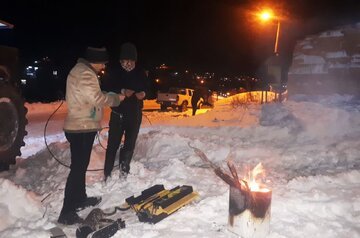 رفع اختلال ارتباطی روستاهای کرنگ و حسین‌آباد در سرمای منفی 11 درجه