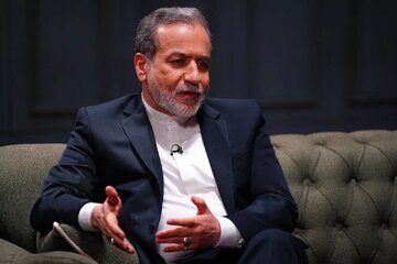 عراقچی: پاسخ تند زلنسکی به ترامپ نشان داد حتی متحدان کوچک آمریکا برای حفظ شأن خود حاضر به پرداخت هزینه‌اند