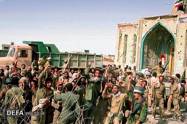 بیست کیلومتر راهپیمایی کردیم با یک جفت کتانی