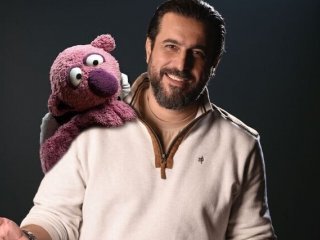 جناب خان هر شب پخش می‌شود