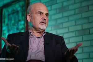 این حرف را دشمن هم نمیزند/ به دنبال غنائم در خرابههای جنگ!
