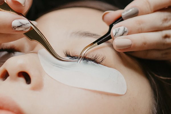 همه چیز درباره فوم شستشوی صورت، از فواید و عوارض تا نحوه و نکات استفاده