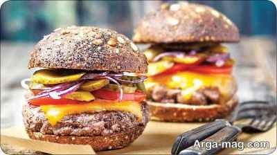 طرز تهیه برگر با پیاز کاراملی