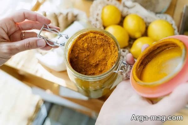 برطرف کردن رنگ زردچوبه از پوست