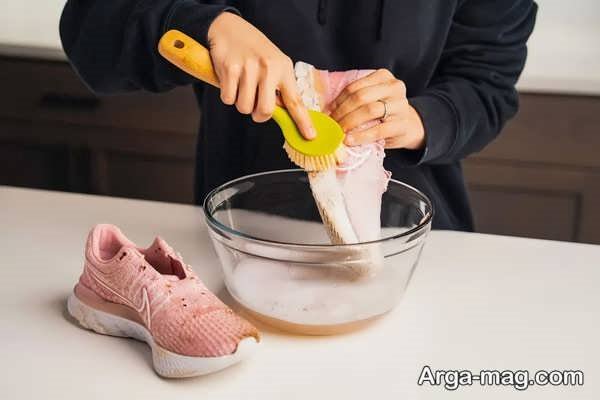 پاک کردن کفش گلی